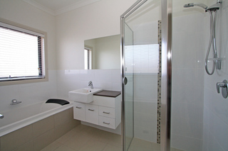 Bathroom (2015-12-23)