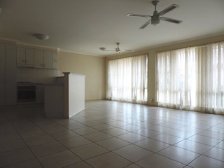 Living Room (2014-04-03)