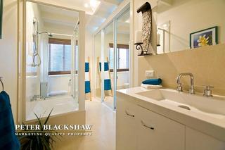 Bathroom (2010-09-16)