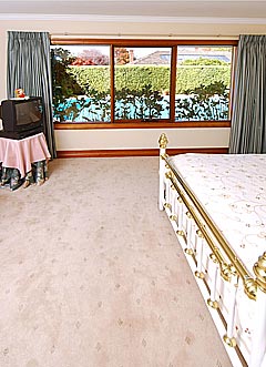 Bed 1 (2004-05-14)