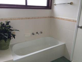 Bathroom (2014-12-12)