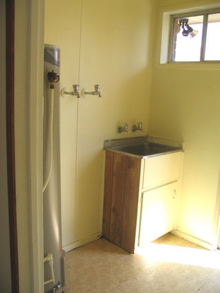 Laundry (2004-04-01)