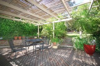 Outdoor Area (2008-04-01)