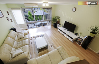 Lounge 4 (2011-05-19)