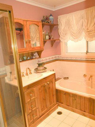 Bathroom (2004-11-22)