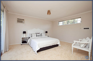 Bedroom 1 (2011-06-02)