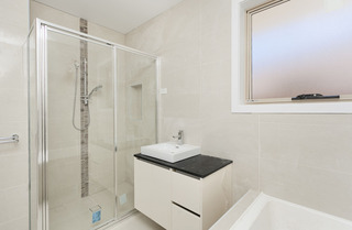 Bathroom (2013-12-16)