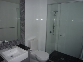 Bathroom (2012-11-01)
