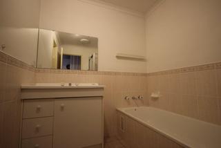 Bathroom (2016-06-01)