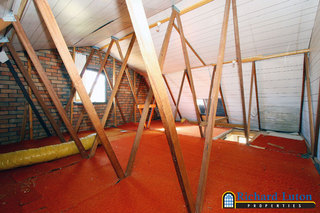 Attic (2006-09-07)