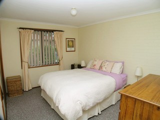 Bed 1 (2005-04-15)