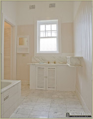 Bathroom (2010-05-04)