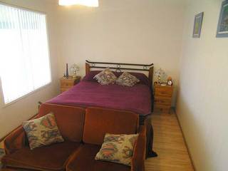 Bedroom (2005-10-25)