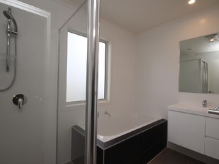 Bathroom (2017-01-03)