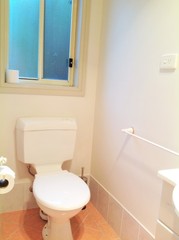 Downstairs ensuite (2018-11-09)