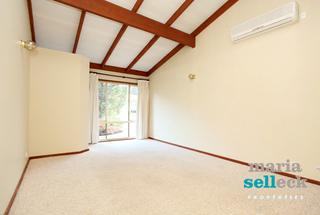 Lounge Room (2011-07-20)