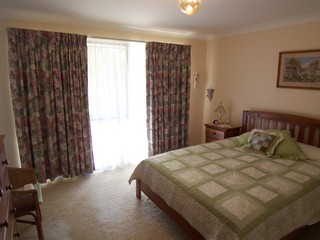 Spacious bed1 (2010-01-10)