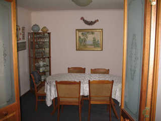 Dining (2006-12-08)