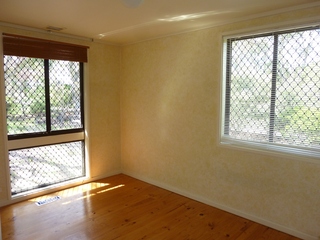 Bedroom 2 (2014-03-17)
