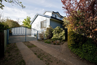 Side of House (2009-10-01)