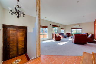 Lounge Entry (2015-06-11)