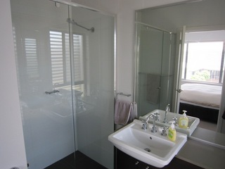 Ensuite (2010-11-23)