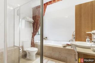 Bathroom (2015-10-09)