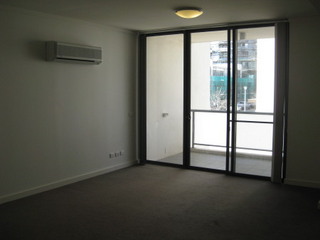 Living Room (2011-05-25)