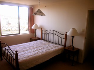 Bed 1 (2004-10-08)