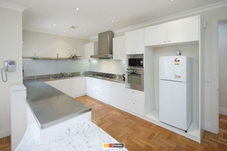 Kitchen (2010-11-09)