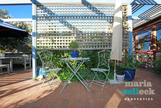 Outdoor Entertaining (2011-02-02)