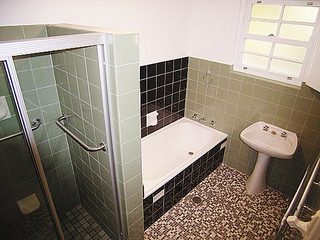 Bathroom (2005-06-08)