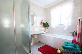 Bathroom (2006-09-07)