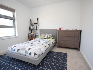 Bedroom (2016-11-18)