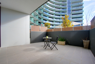 Courtyard (2014-09-22)