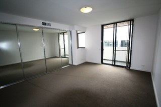 Bedroom 1 (2015-06-23)