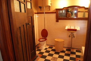 Bathroom (2011-05-07)