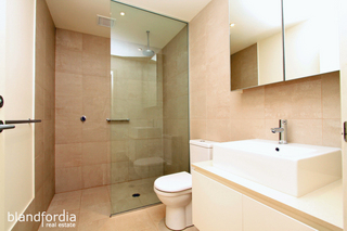 Ensuite (2011-05-26)