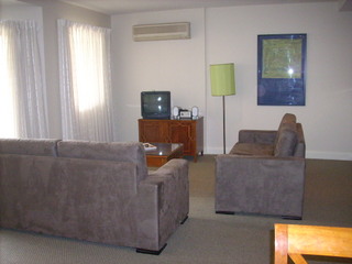 Lounge (2009-10-17)