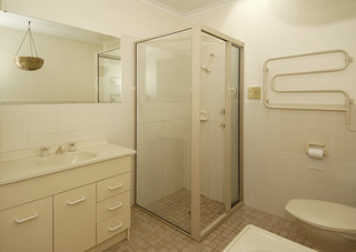 Bathroom (2006-06-30)