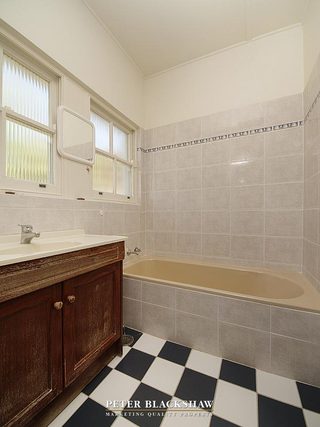 Bathroom (2006-10-10)