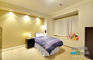 Bed 4 (2009-03-12)