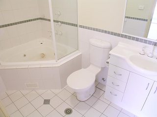 Ensuite (2004-11-18)