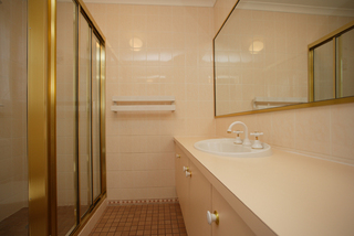 2nd Bathroom (2006-09-19)