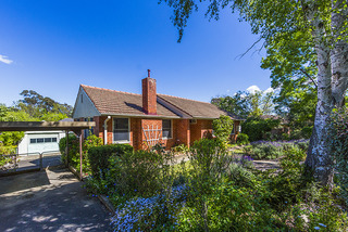 Charming Cottage (2014-10-17)