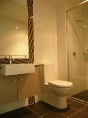 Bathroom (2010-12-06)