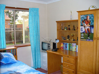 Bed 3 (2005-11-03)