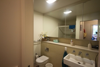 Bathroom (2015-12-08)