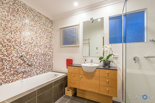 Bathroom (2016-03-04)