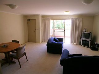 Lounge (2004-11-18)